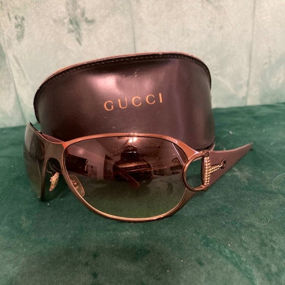 Gucci Hasler Horsebit Accent Oversize Sunglasses - Picture 3 of 5